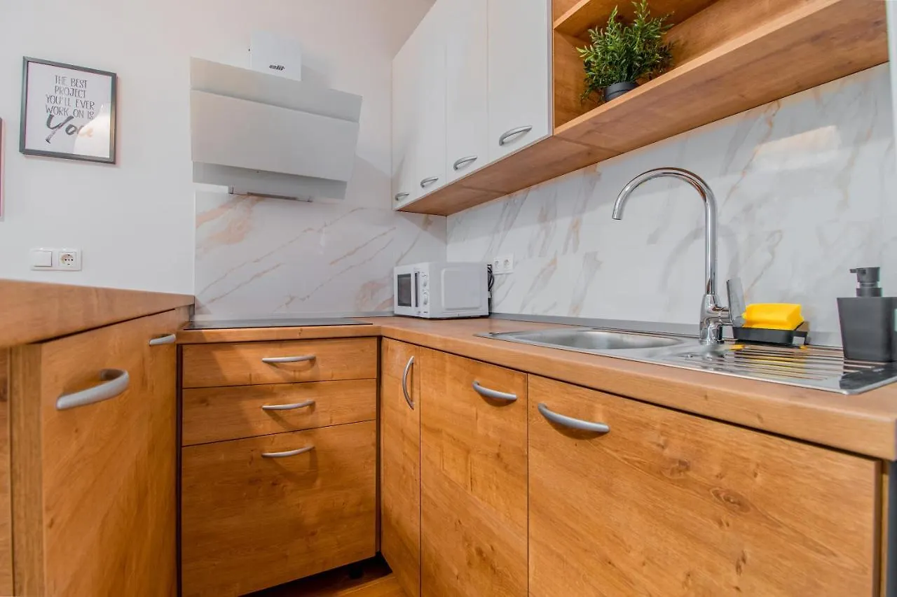 Apartments Euphoria East Rijeka 0*,