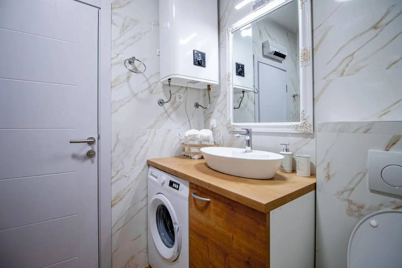 Apartments Euphoria East Rijeka 0*,